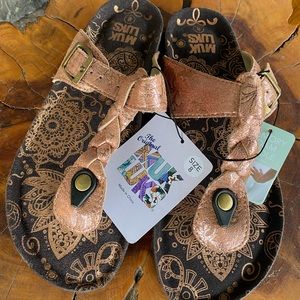 Original Muk Luks in Bronze